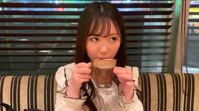 সে ইউনিভার্সিটির একই ক্লাবের বন্ধু। এবং সে ক্লাবের সবচেয়ে আকর্ষণীয় মেয়ে। এটি একটি জাপানি সেক্সি পরিবেশ।